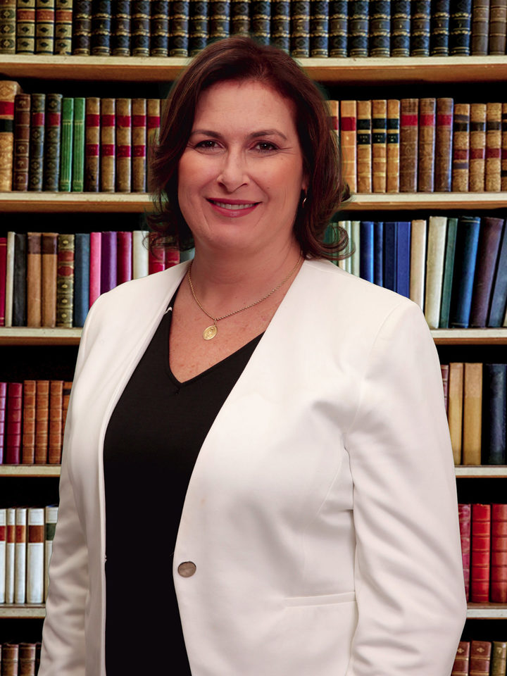 Professora Doutora Cristiane Giffoni Braga - Retrato